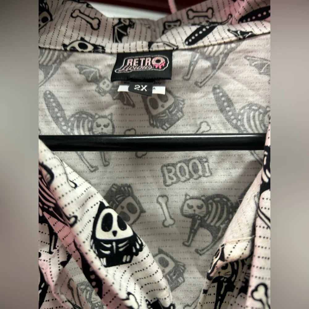 Retrolicious 2xl GLOW IN DARK Halloween blouse bones skull spooky cat rare goth - Picture 4 of 5
